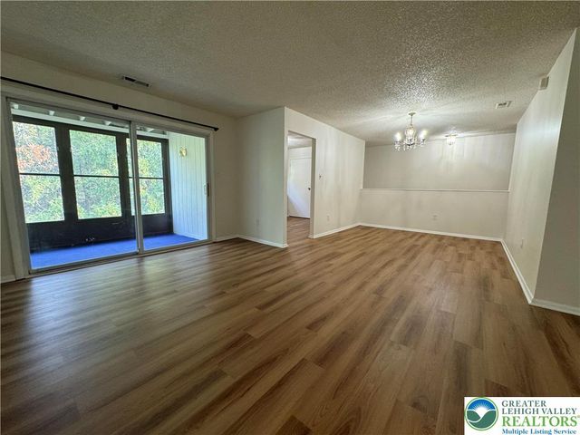 991 Village Round L, Lower Macungie Twp, PA 18106
