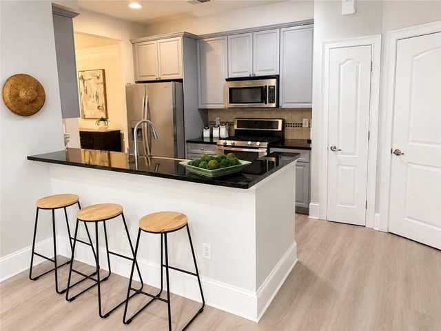 554 Centennial Lane NW, Atlanta, GA 30313