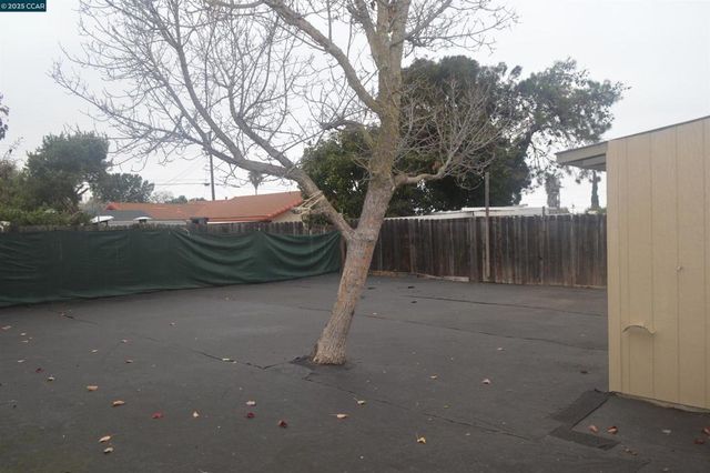 43 Bay Dr, Bay Point, CA 94565