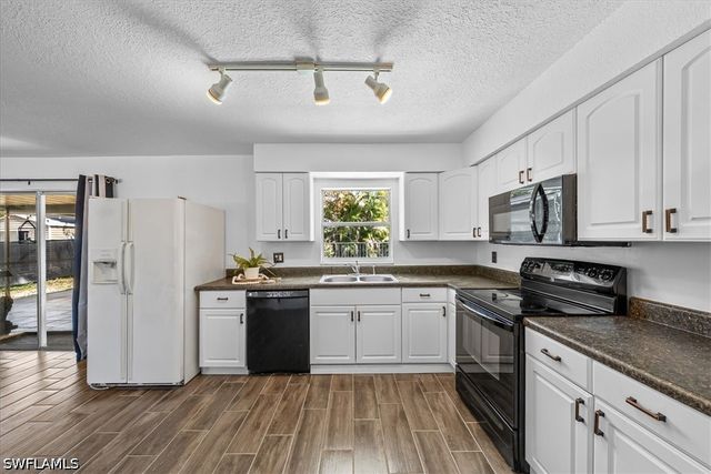 4027 Mindi AVE, Naples, FL 34112