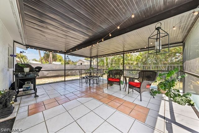 4027 Mindi AVE, Naples, FL 34112