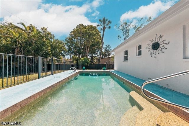 4027 Mindi AVE, Naples, FL 34112
