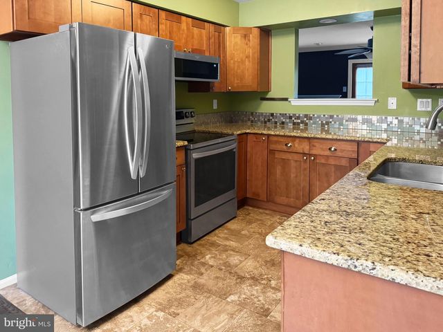 175 GODSPEED CT, Norristown, PA 19401