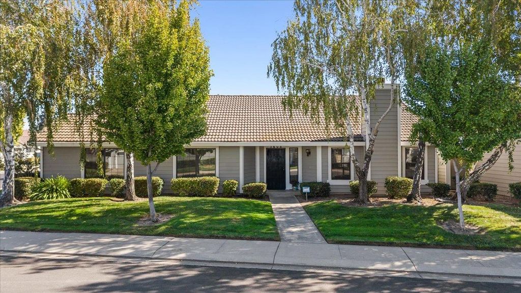 3608 Blackstone Way, Modesto, CA 95356