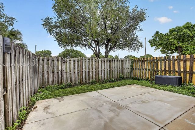 11065 NW 38th Place, Sunrise, FL 33351
