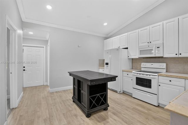 11065 NW 38th Place, Sunrise, FL 33351
