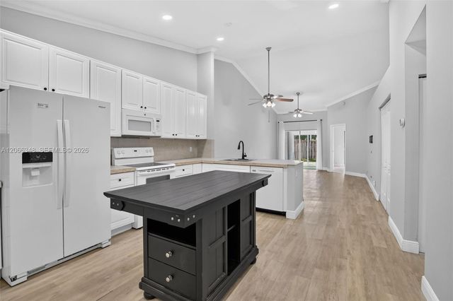 11065 NW 38th Place, Sunrise, FL 33351