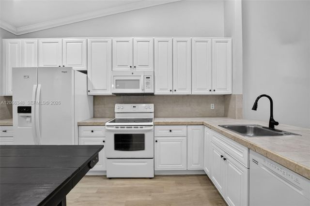 11065 NW 38th Place, Sunrise, FL 33351