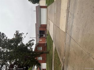 20517 River Oaks Drive, Dearborn Heights, MI 48127