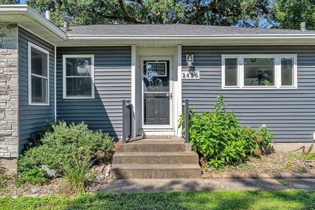 2420 Madison Street, Davenport, IA 52804