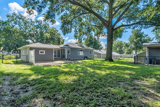 2420 Madison Street, Davenport, IA 52804