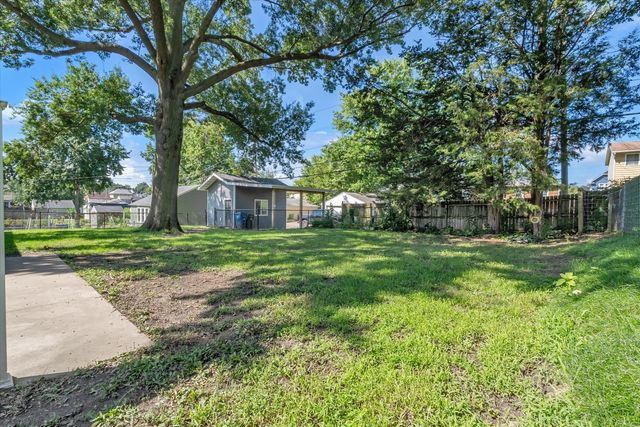 2420 Madison Street, Davenport, IA 52804