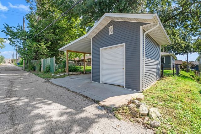 2420 Madison Street, Davenport, IA 52804