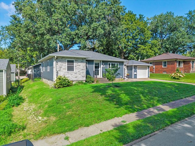 2420 Madison Street, Davenport, IA 52804