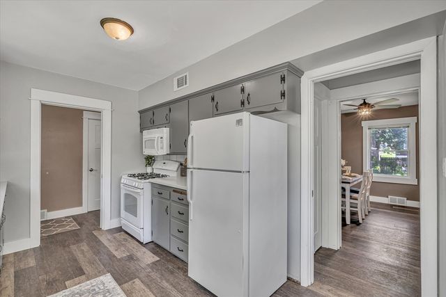 2420 Madison Street, Davenport, IA 52804