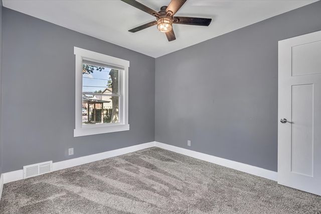 2420 Madison Street, Davenport, IA 52804