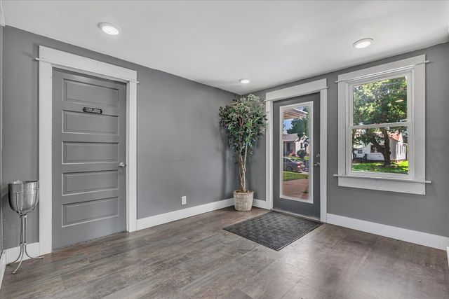 2420 Madison Street, Davenport, IA 52804