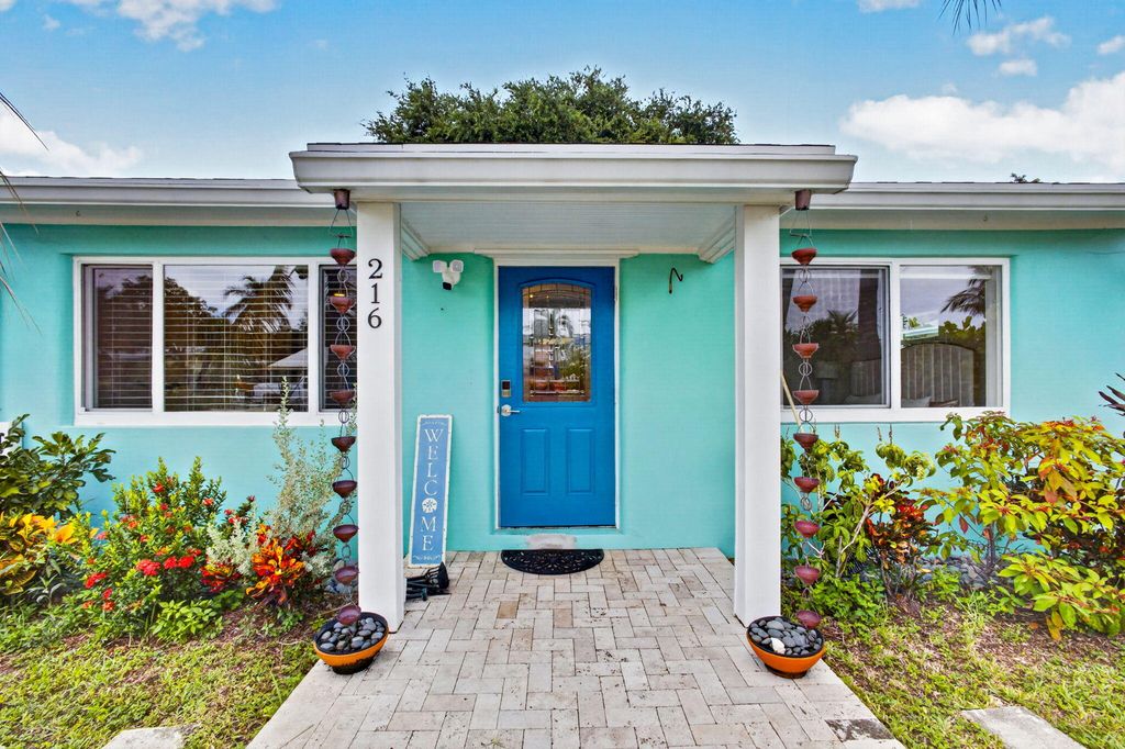 216 E 24TH Street, Riviera Beach, FL 33404