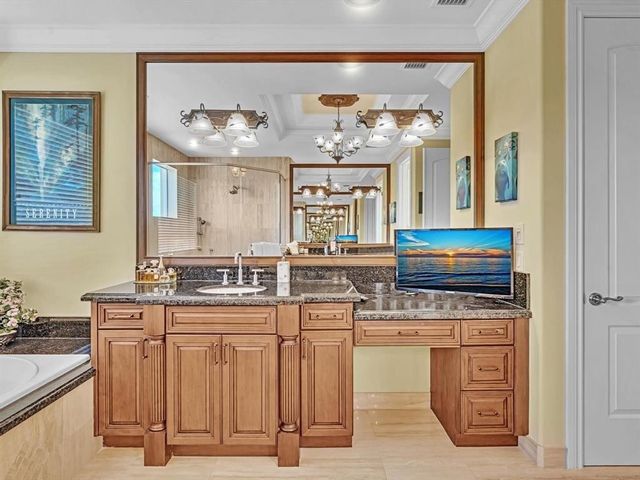 4431 NE 24th Avenue, Lighthouse Point, FL 33064