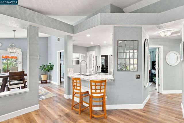 25 Sparrow Hawk Ct., Oakley, CA 94561
