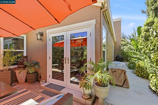 25 Sparrow Hawk Ct., Oakley, CA 94561