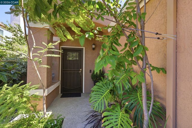 25 Sparrow Hawk Ct., Oakley, CA 94561