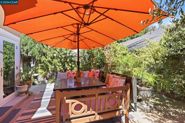 25 Sparrow Hawk Ct., Oakley, CA 94561