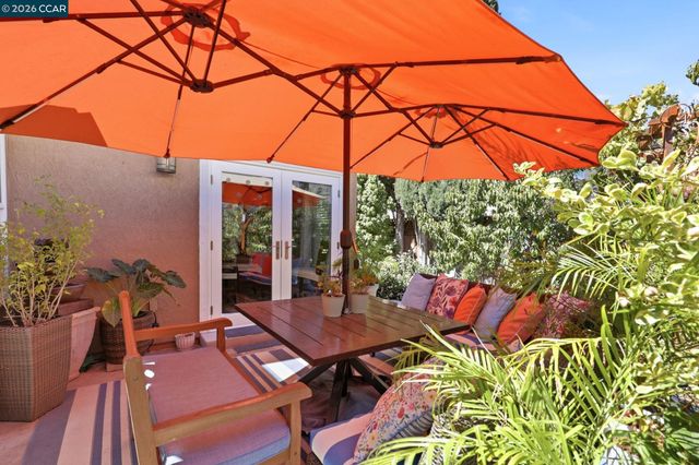 25 Sparrow Hawk Ct., Oakley, CA 94561