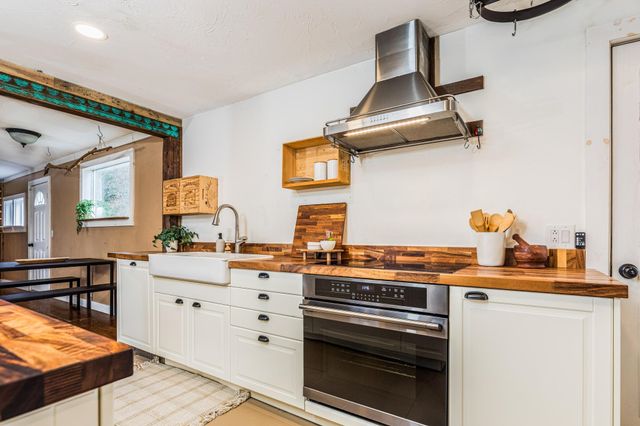 1685 Dover Road, Epsom, NH 03234