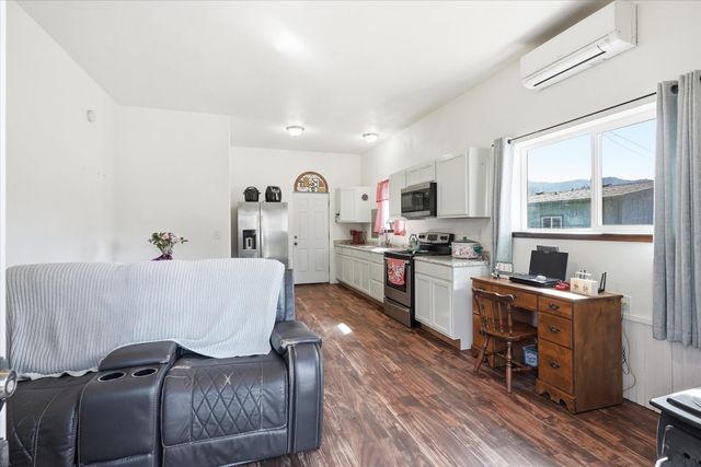 235 Ann Roy Drive, Grants Pass, OR 97527