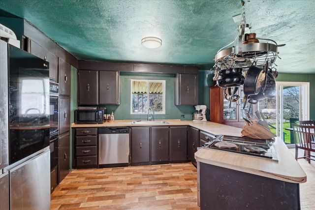 235 Ann Roy Drive, Grants Pass, OR 97527