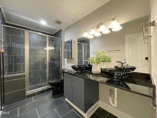 7040 Longstreet Drive B, Raleigh, NC 27615