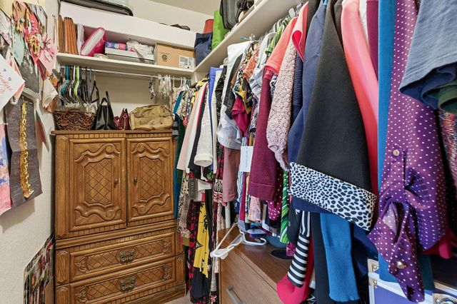 5628 SE Sunday Silence DR, Del Valle, TX 78617