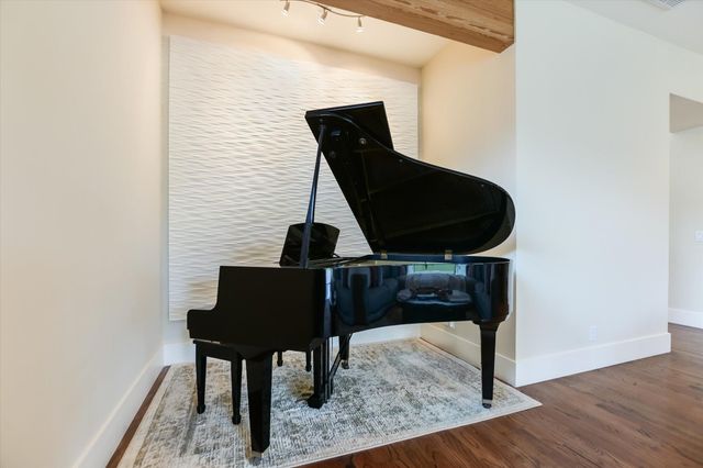 1210 Alguno RD, Austin, TX 78757