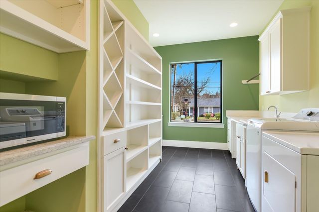 1210 Alguno RD, Austin, TX 78757