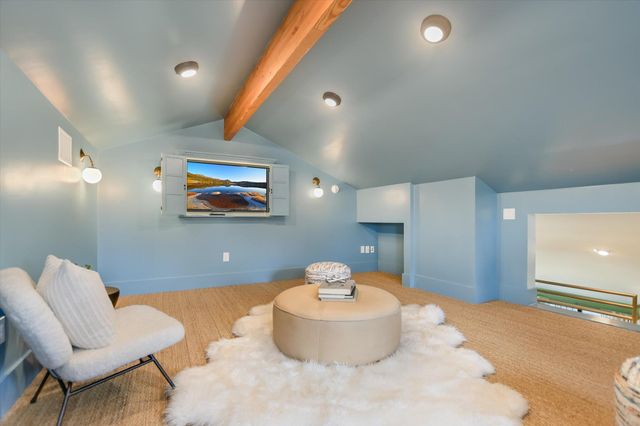 1210 Alguno RD, Austin, TX 78757