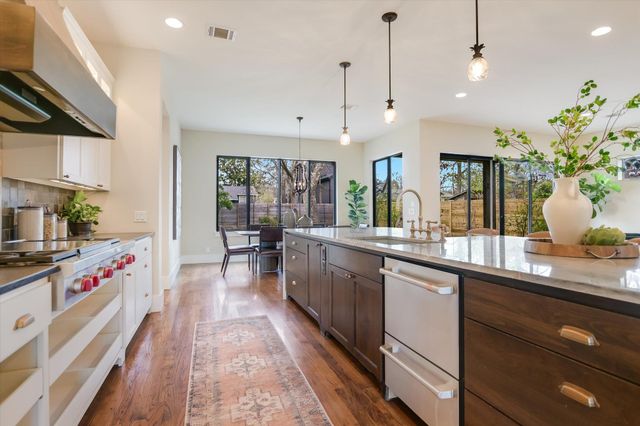 1210 Alguno RD, Austin, TX 78757