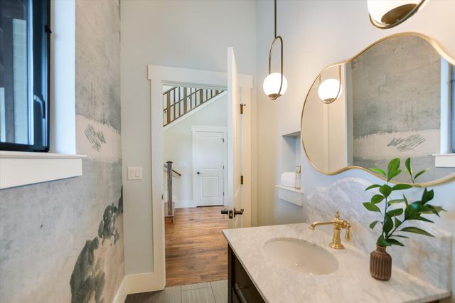 1210 Alguno RD, Austin, TX 78757