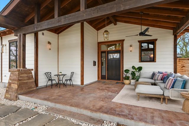 1210 Alguno RD, Austin, TX 78757