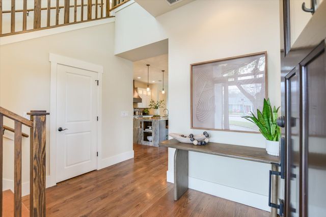 1210 Alguno RD, Austin, TX 78757