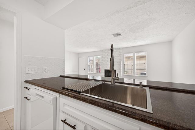 30 SW Windsor Court Court, Missouri City, TX 77459