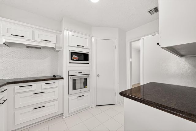 30 SW Windsor Court Court, Missouri City, TX 77459