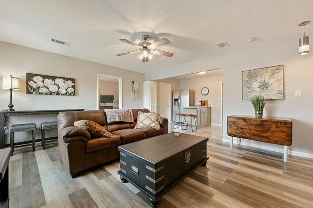 3731 Zephyr Street, Houston, TX 77021