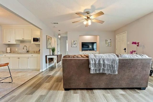 3731 Zephyr Street, Houston, TX 77021