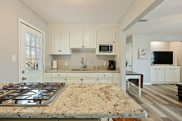 3731 Zephyr Street, Houston, TX 77021