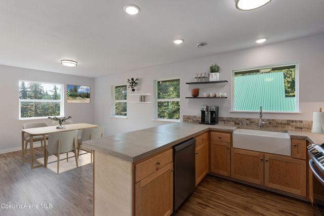 205 Ullr Dr, Sandpoint, ID 83864