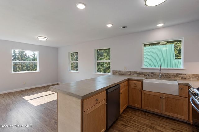 205 Ullr Dr, Sandpoint, ID 83864