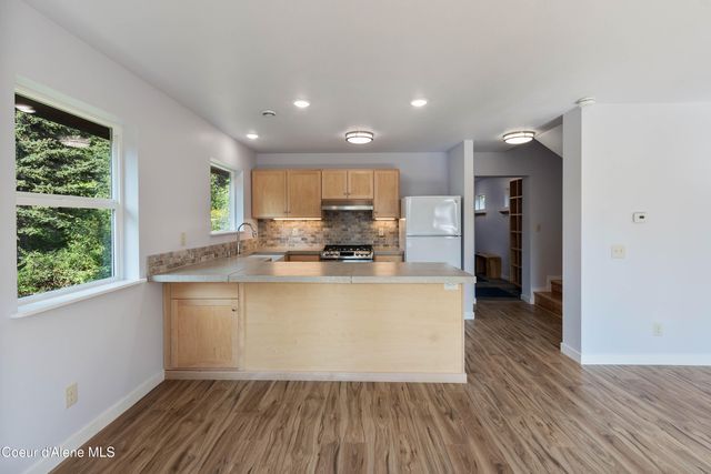 205 Ullr Dr, Sandpoint, ID 83864