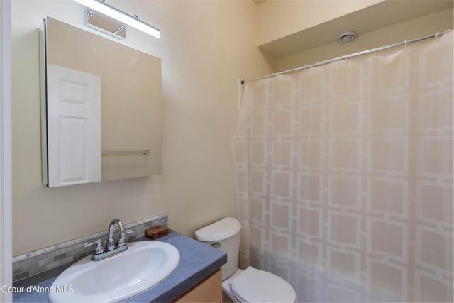 205 Ullr Dr, Sandpoint, ID 83864