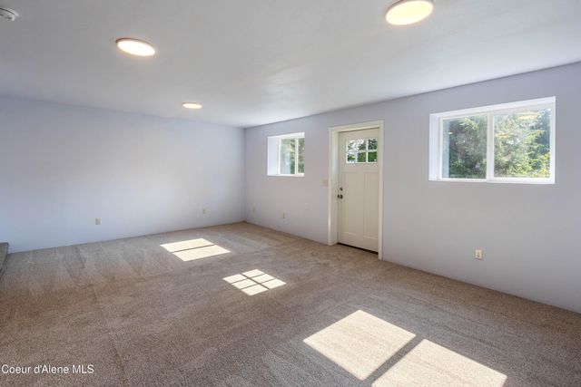 205 Ullr Dr, Sandpoint, ID 83864